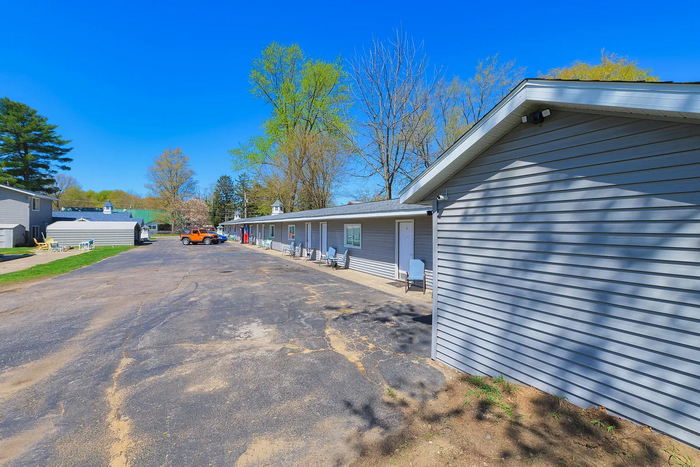 Wil-O-Paw Motel - Real Estate Listing Photo (newer photo)